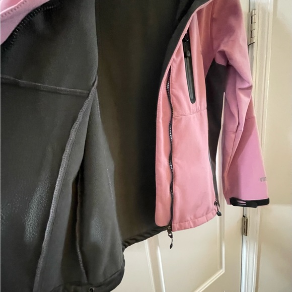 North Face Summit Series - Windstopper & Rain Jacket in Light Pink - Picture 9 of 10